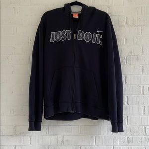 Nike men’s zip up hoodie, worn in good condition